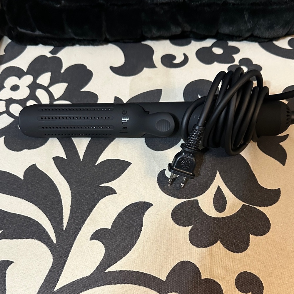 Lange Black Hair Styling Tool